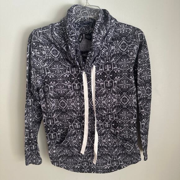 Ultra Flirt Women’s size small black/white Cowl Neck Drawstring Sweater - Picture 1 of 7